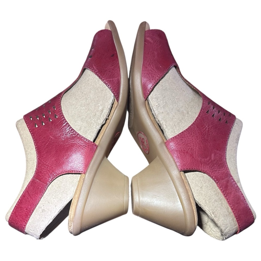 Comfortiva Pillowtop SZ 9 Leather Comfort Slingback Sandals Red Cutout 2” heel. - Picture 6 of 13